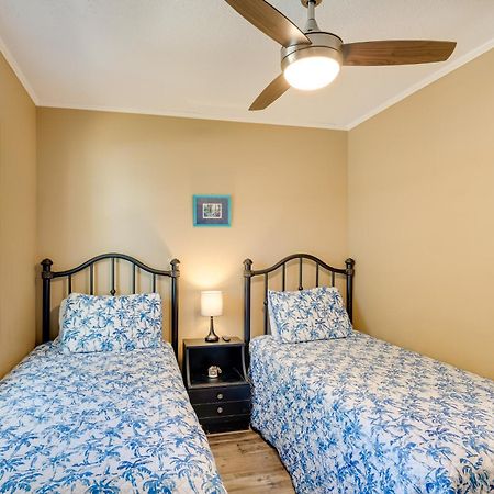 Lovely Emerald Isle Home, Walk To Beach! Екстер'єр фото